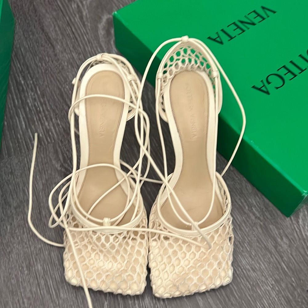 Bottega Veneta, authentic cream heels
